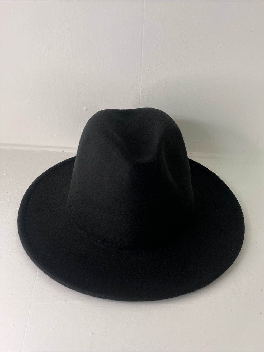 Two-Tone Black and Tan Felt Hat - Picture 4 of 4